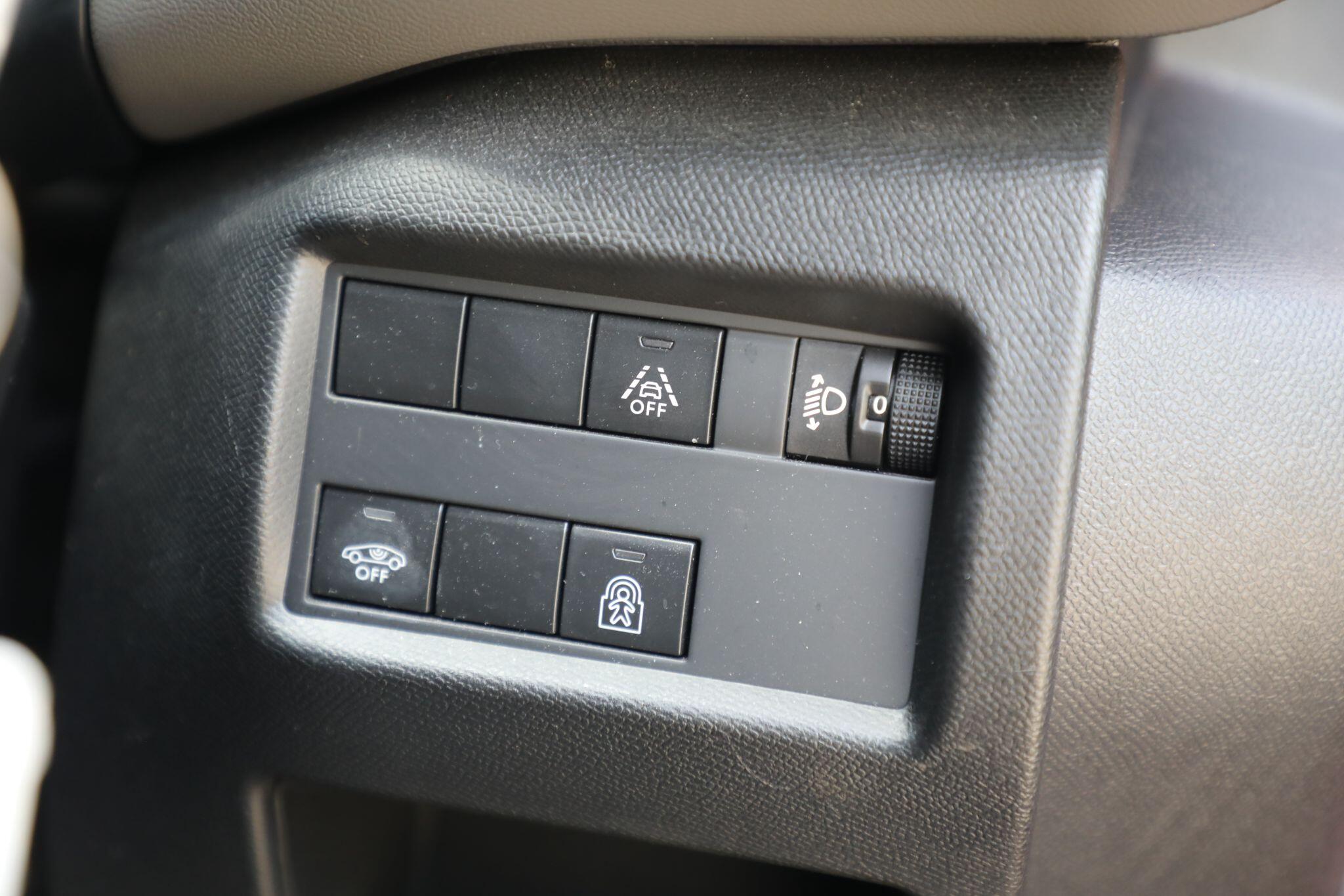 Large vehicle image